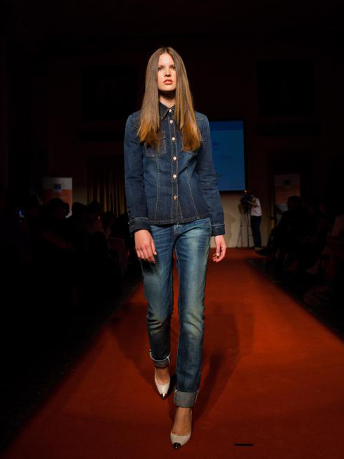 ‘goodsociety’ manufactures denim garments, for men and women, fashionable and responsible. © CLASS