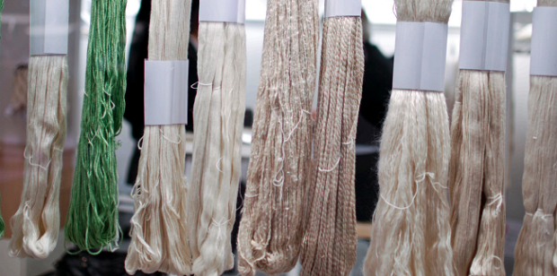 Each season, the international show exhibits a broad and diversified offer of fibres and yarns for weaving and circular knits. © Expofil