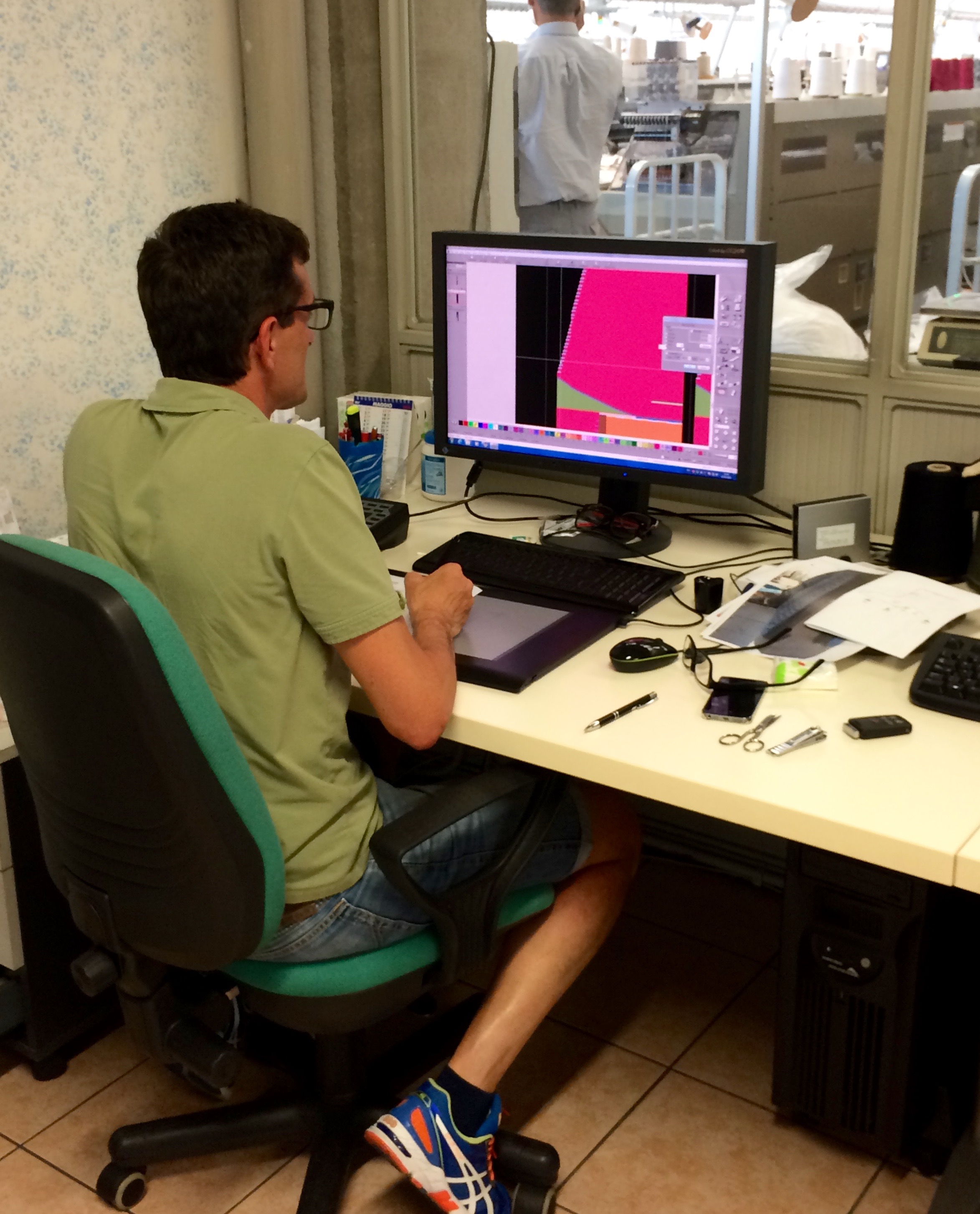 Luca Zamboni develops a new WHOLEGARMENT sample on the Shima Seiki SDS ONE APEX3 Design System.