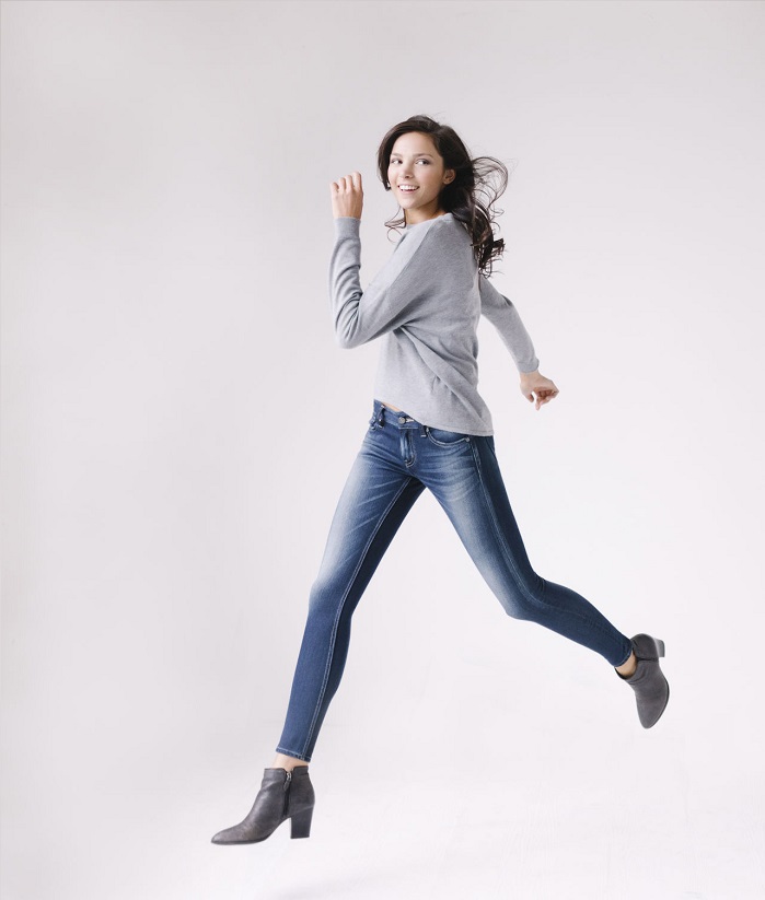 Everyday jeans made with Lycra Hybrid technology. © Invista