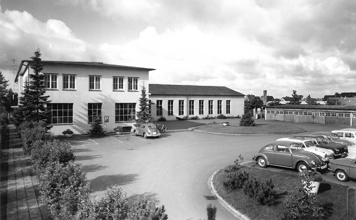 Production and administration building in the Gadelander Strasse in 1952. © Harry Lucas