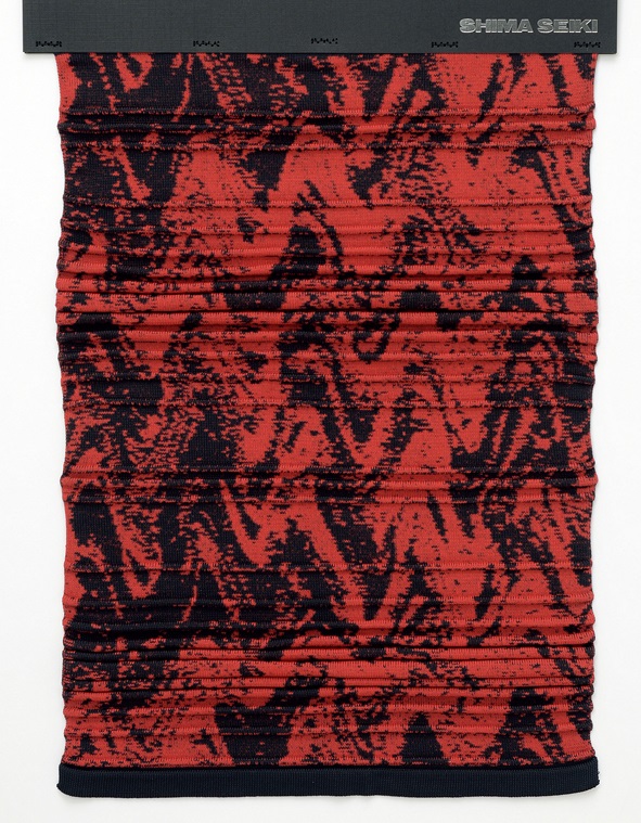 Knit fabric combining pintuck sinker pattern with i-Plating option. © Shima Seiki