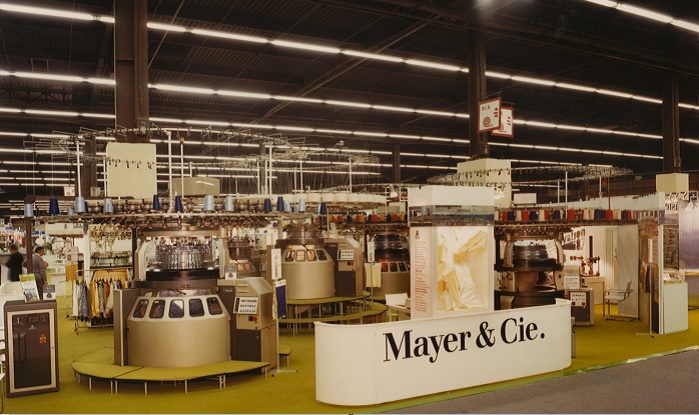 In 1987, ITMA opened on 13 October in Paris. It marked the sales launch of a technology that to this day is second to none in terms of productivity, yarn care and energy efficiency. © Mayer & Cie.