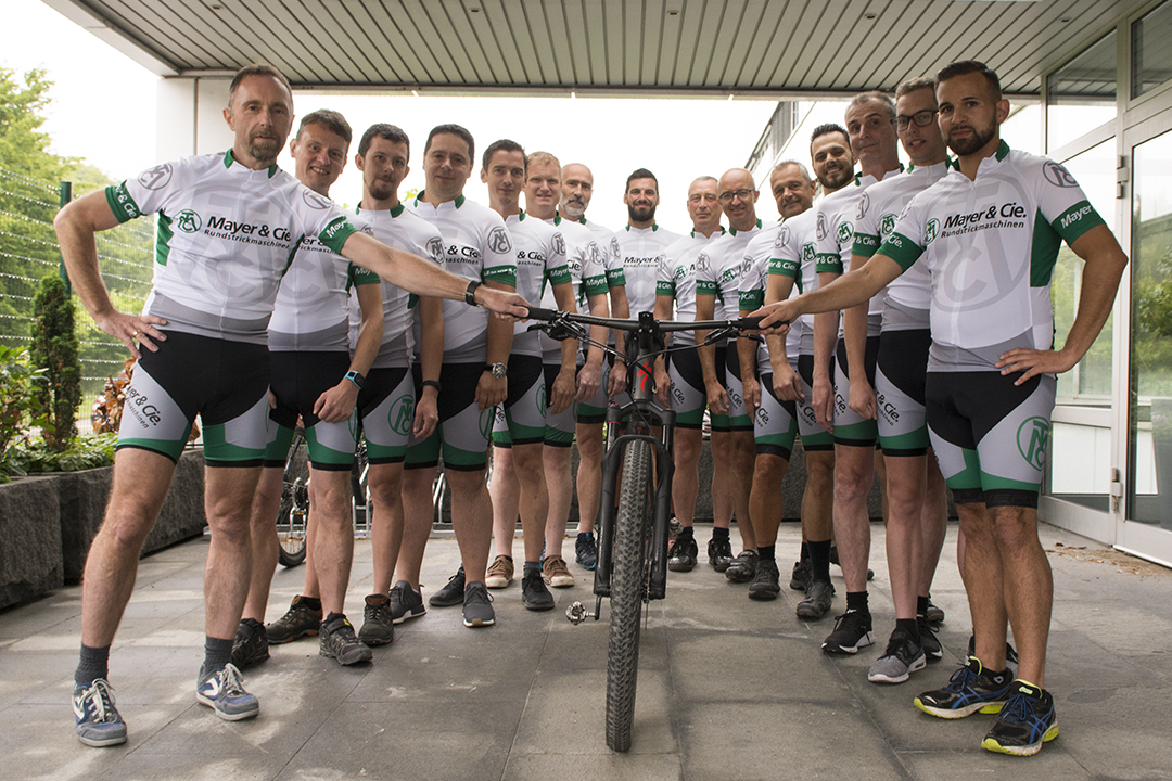 The Mayer & Cie. circular knitting machine manufacturer’s team ”“ before the race. © Mayer & Cie.