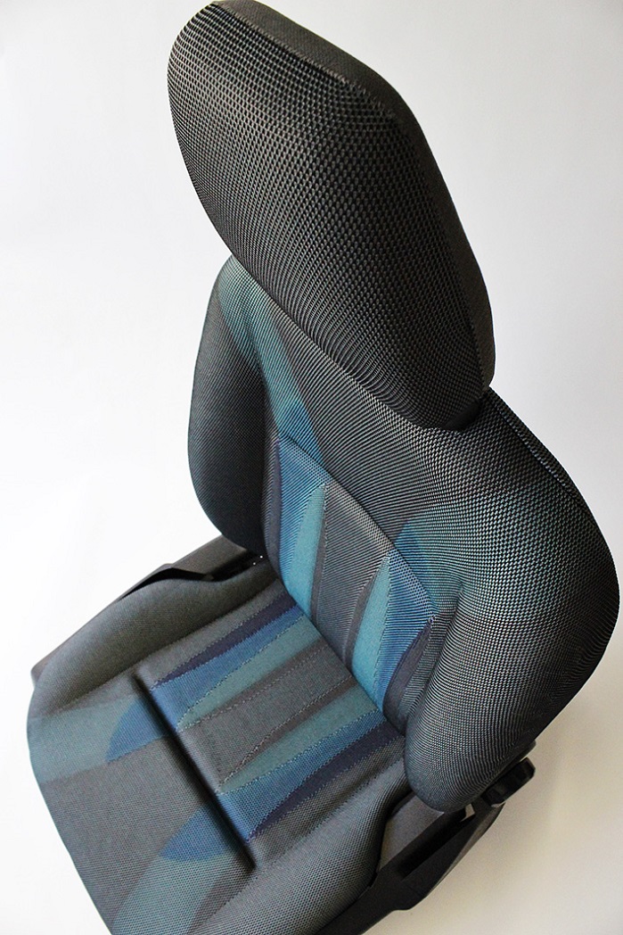 3D knitted automotive seat covers. © Stoll
