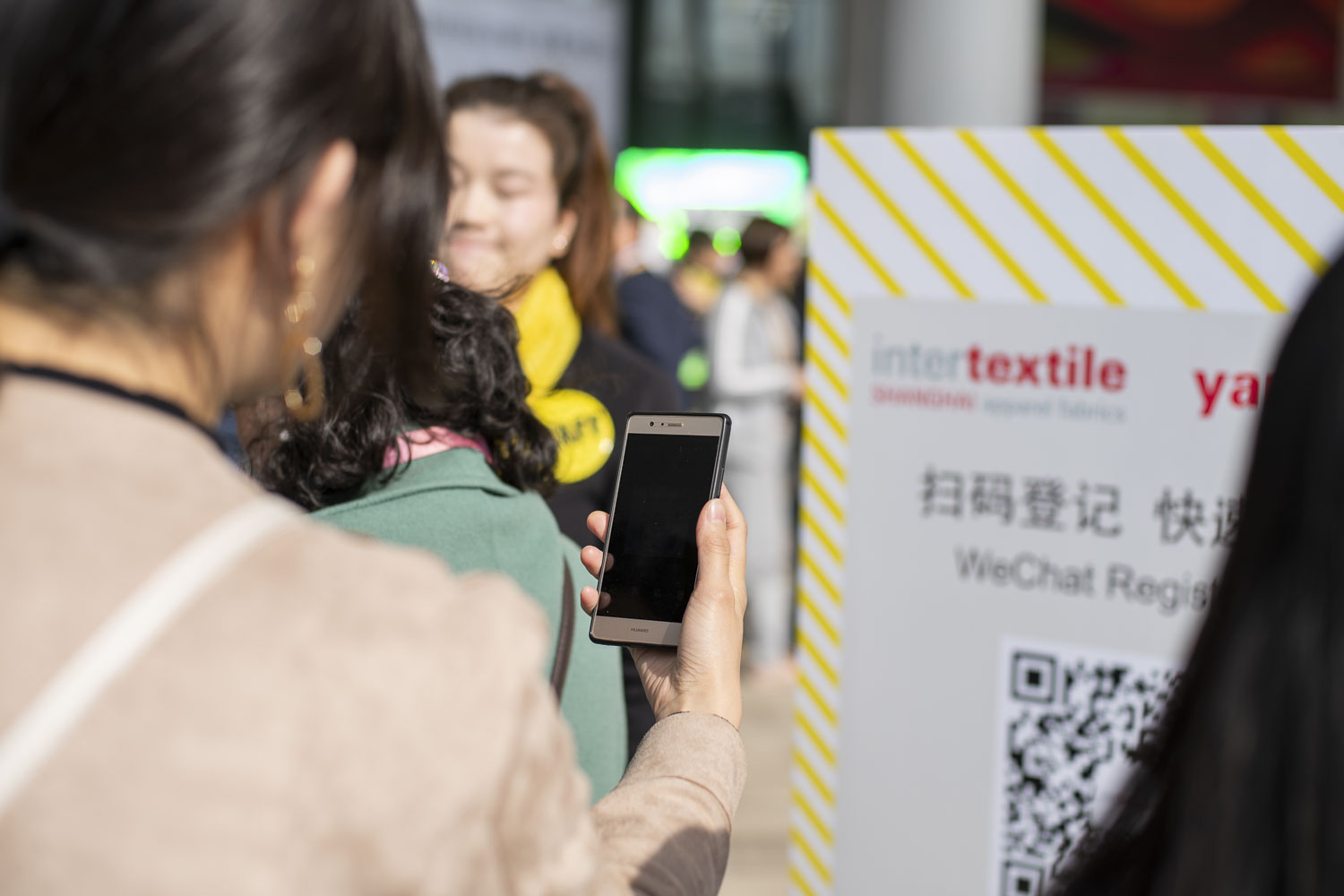 For exhibitors who cannot travel to China, the Hybrid Showcase will be held again to display their products for onsite buyers to touch and feel. © Messe Frankfurt.