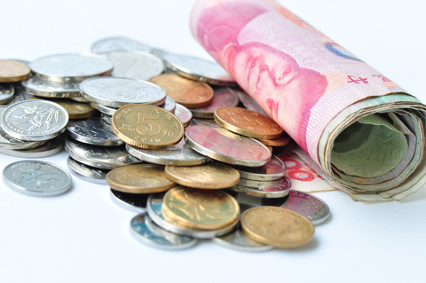 Sri Lankan intimate apparel maker MAS Intimates has made the country's first ever payment in Chinese Renminbi (RMB) to a supplier in China after the Chinese currency was allowed for cross border trade.