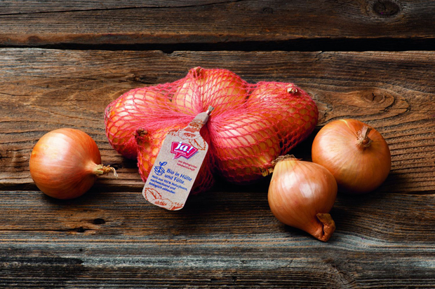 The Modal Color nets are designed to keep the vegetables fresh due to their moisture-regulating and breathable properties. © Lenzing