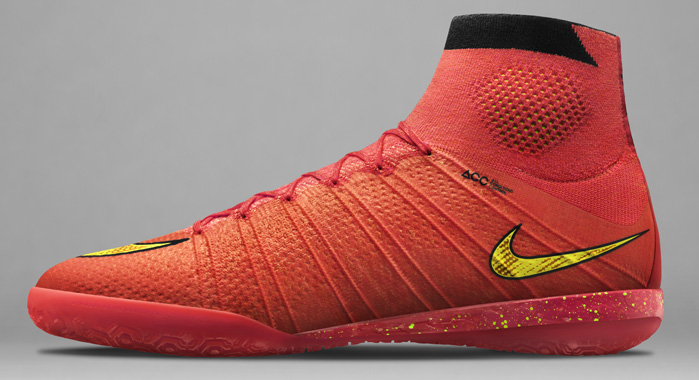 Nike Elastico Superfly IC. © NIKE INC.