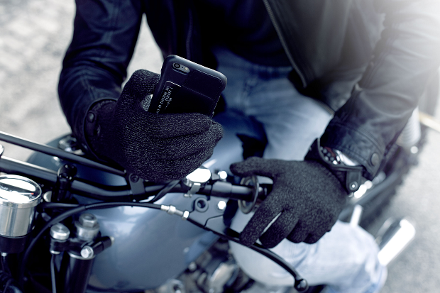 The gloves feature an elegant design that takes knitted gloves to the next level. © Mujjo