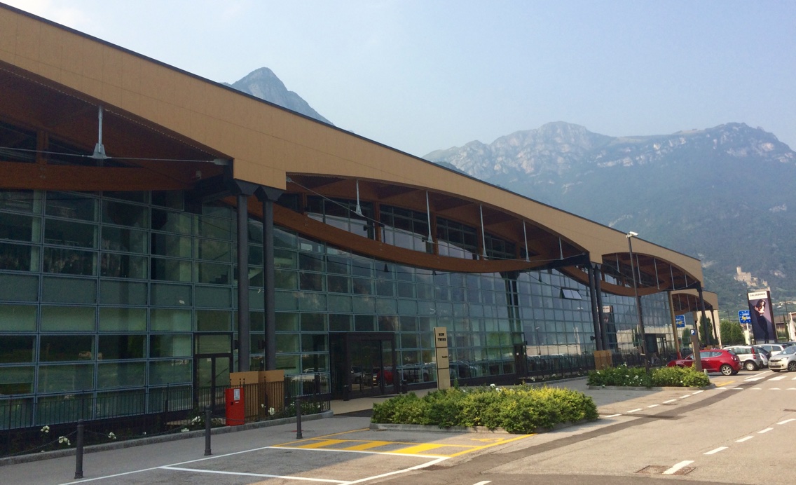 New Twins’ contemporary factory and combined retail outlets stand proudly in the middle of the valley ”“ an impressive sight.