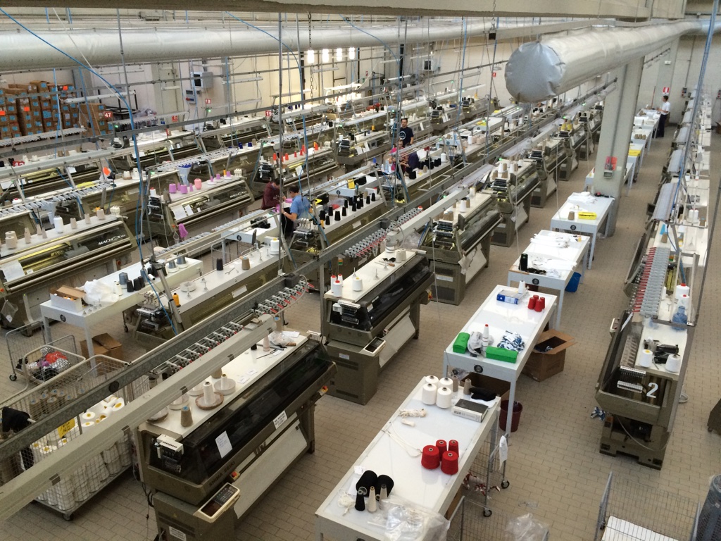 Panoramic view of Lunigiane’s knitting department. Lunigiane started working with WHOLEGARMENT technology in 1999 when Piero Carlotti bought his first Shima Seiki SWG-V machine. Today, WHOLEGARMENT knitwear makes up around 50% of total production.
