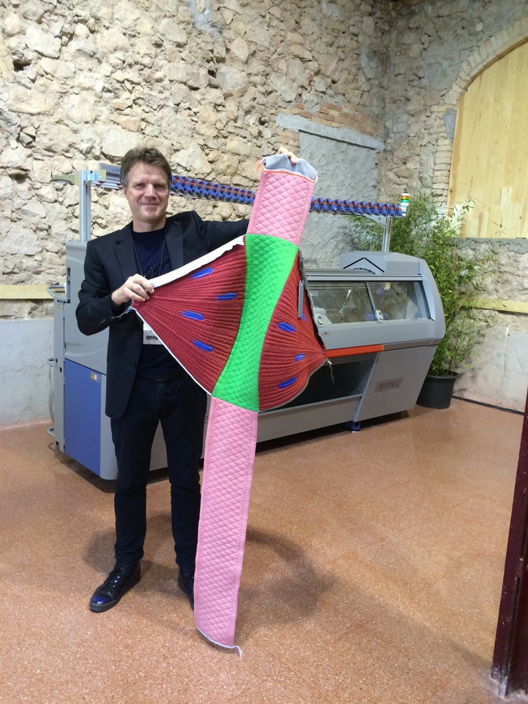 Stoll’s Joerg Hartmann shows how the Stoll CMS ADF 32 BW three dimensionally knitted bag is produced. © Billy Hunter