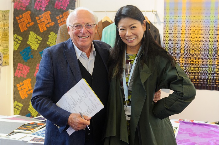 Roberto Sarti with Yuma Koshino at a booth at the Texprint village. © Texprint