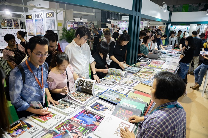 While there was much business interaction occurring in Group Pavilions. © Messe Frankfurt/Intertextile Shanghai Apparel Fabrics 