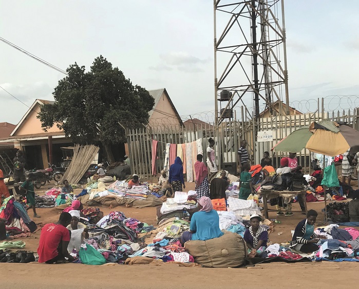 So far, everything is knitted on hand flat or semi-automatic machines in Uganda. © Stoll