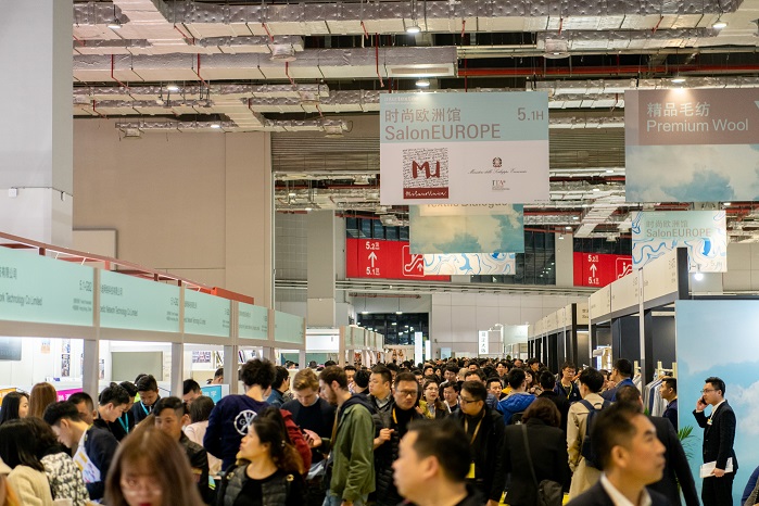 Busy SalonEurope. © Messe Frankfurt / Intertextile Shanghai Apparel Fabrics