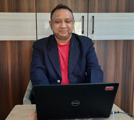 Navin Agrawal from Karl Mayer's agency A.T.E. in India attending the first Karl Mayer Academy webinar.