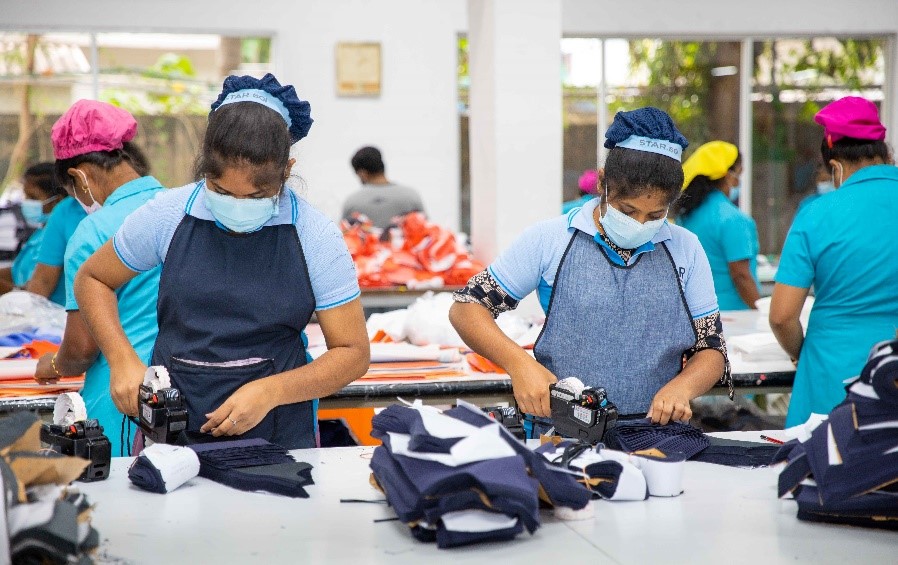 Female workers on the factory floor. © JAAF