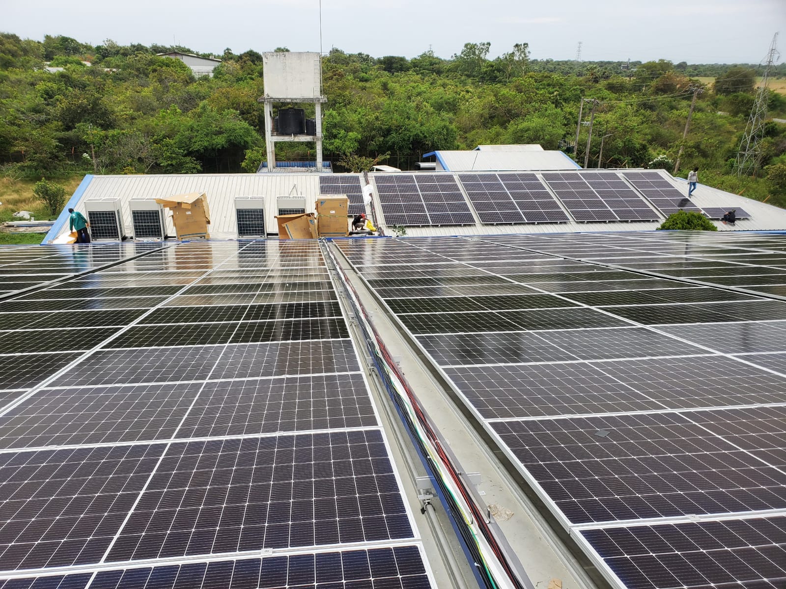 Solar power panels installed at Eskimo Fashion Knitwear (Pvt) Ltd showcasing its commitment towards environment-friendly practices. © JAAF