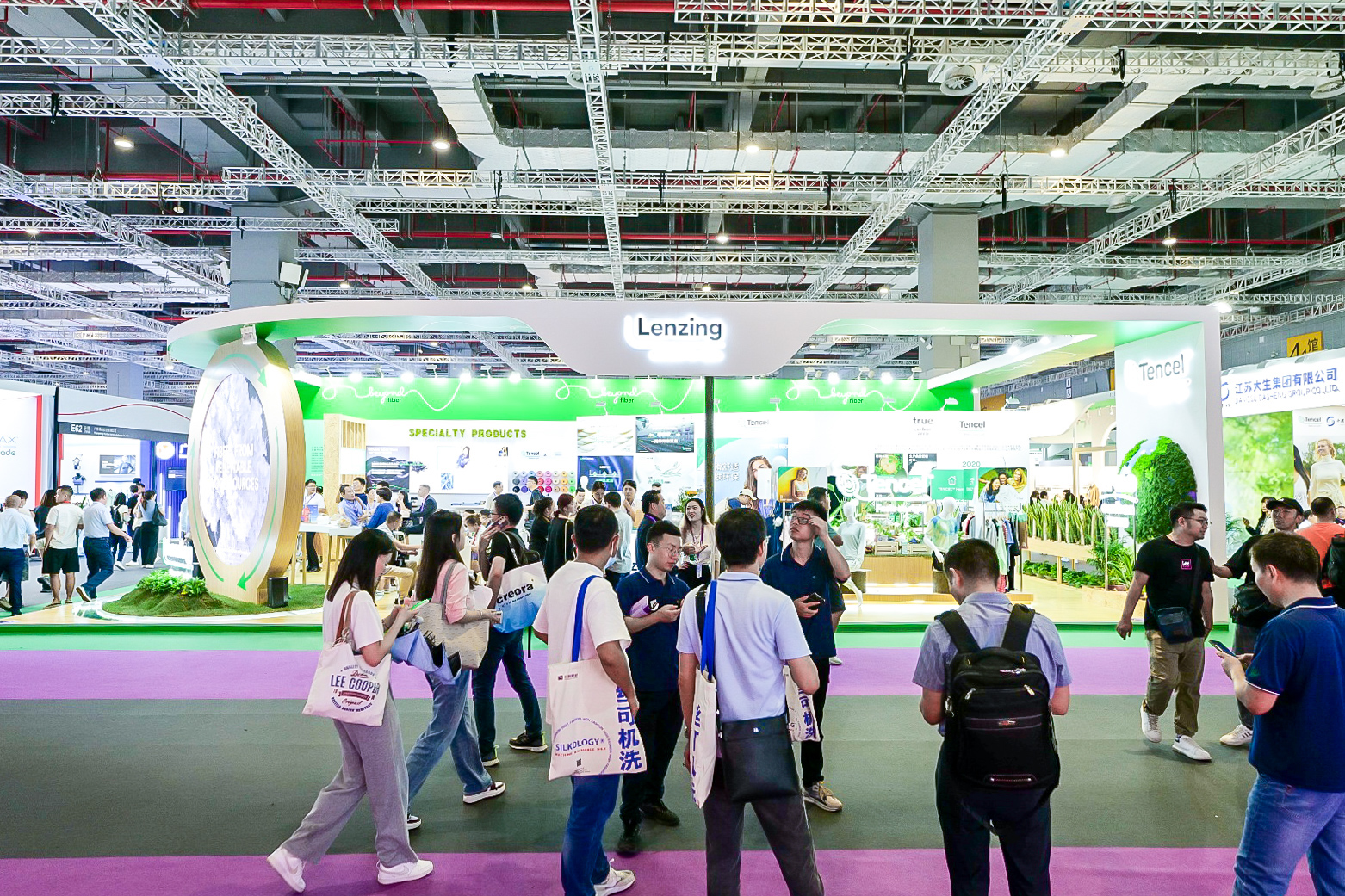 A number of companies used the fair as a platform to launch new products, such as Lenzing expanding its Refibra technology to its Ecovero branded viscose. © Messe Frankfurt / Intertextile Shanghai Apparel Fabrics