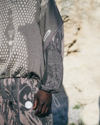 Designers: Francesco Saverio Matera, Alessio Baldasseroni; Photography: Davide Masciandaro, Gabriel Lufrano. Knitter: Nesatex. © Südwolle Group