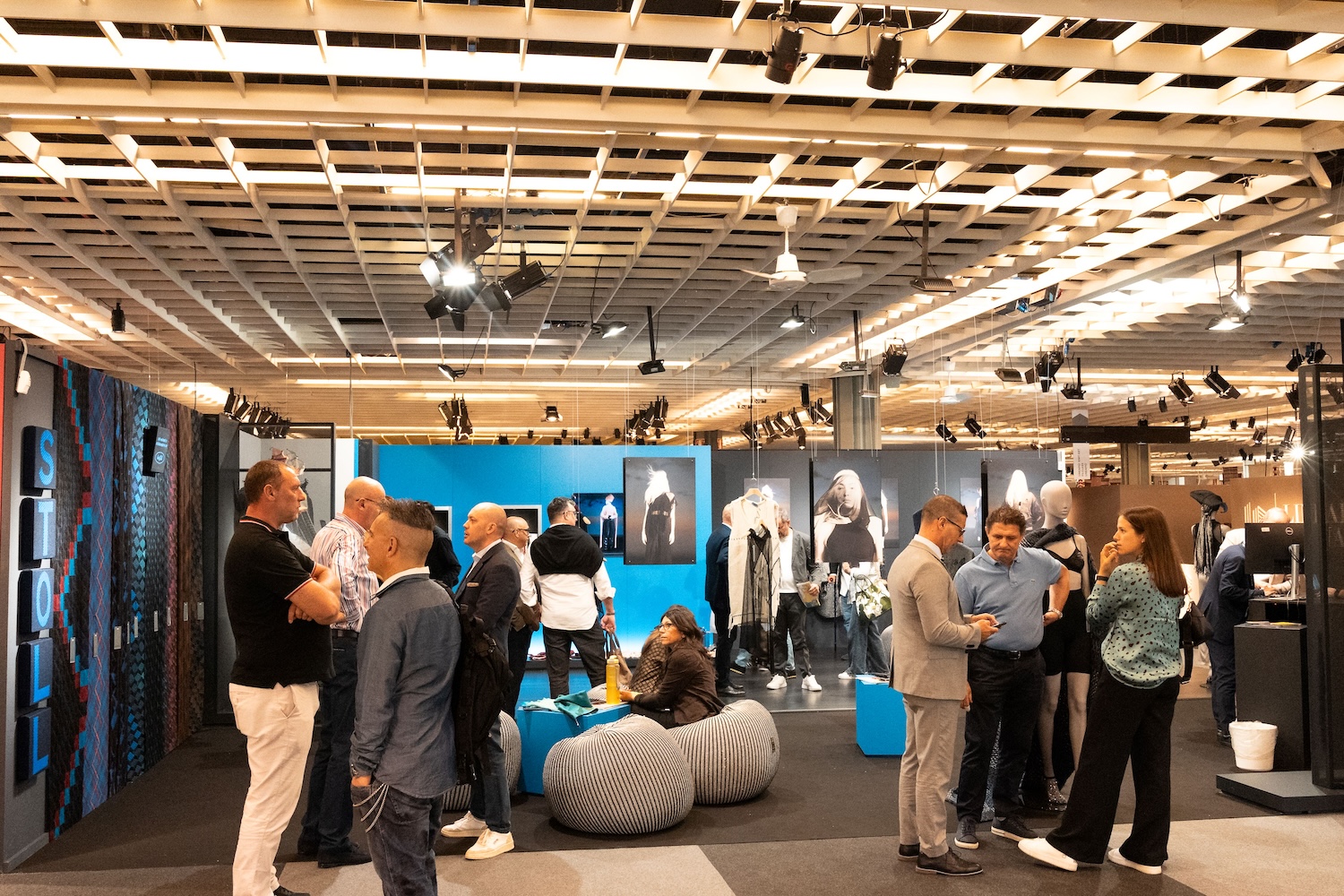 Impressions of the exhibition. © Moon Digital Agency (@moon_digitalagency) 