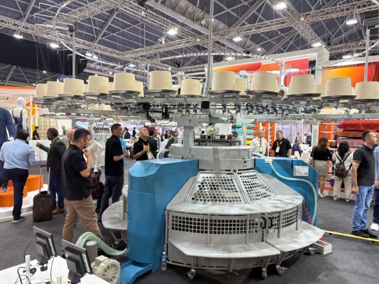 Pailung machine at the show. © A.Wilson